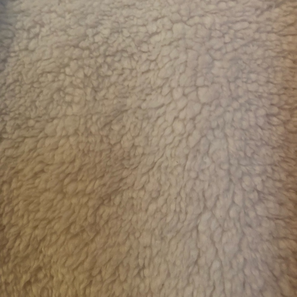 Hollister Pink puffer vest - Picture 4 of 5